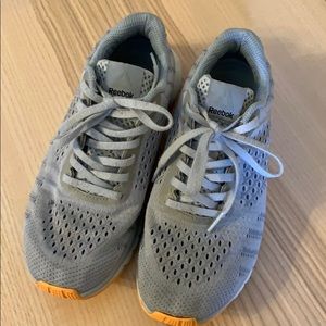 Reebok workout shoes size 6
